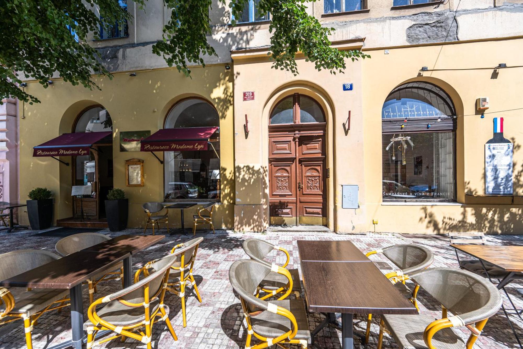 Safarikova 18 * Prag